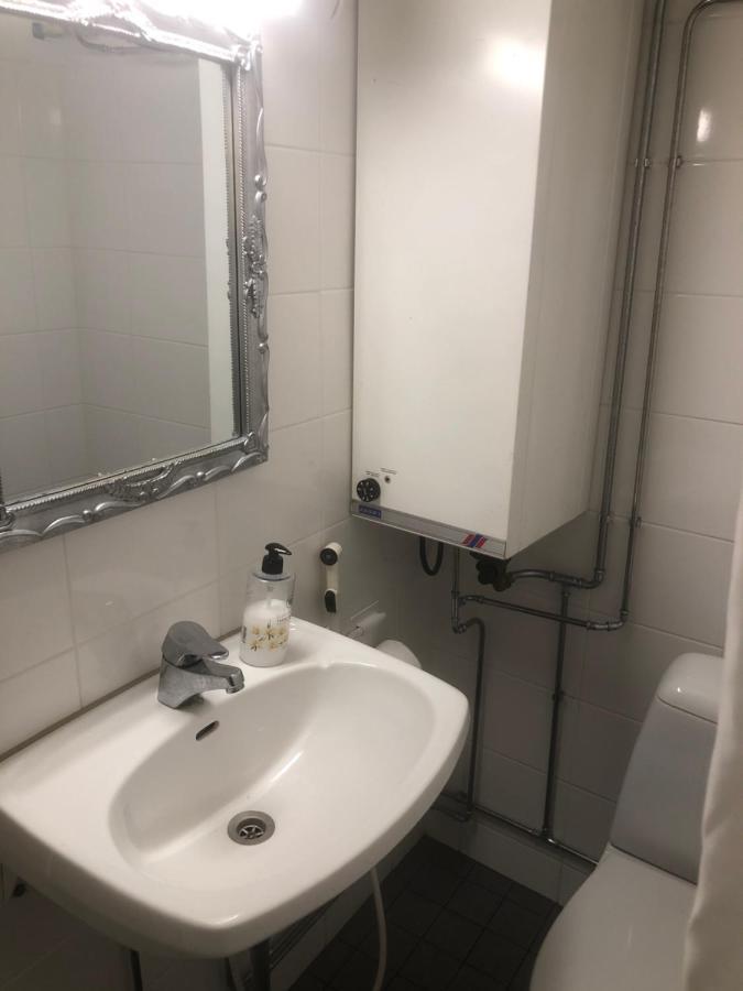 Puutaloyksioe 1 Km Turun Rautatieasemalta Apartment Турку Екстериор снимка