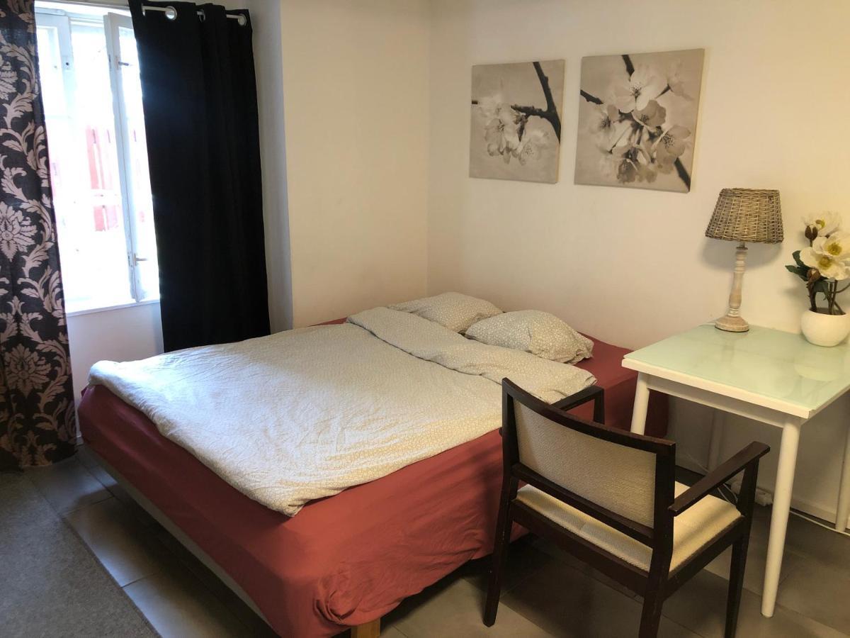 Puutaloyksioe 1 Km Turun Rautatieasemalta Apartment Турку Екстериор снимка